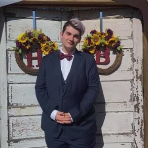 Meet your Posher, Alex